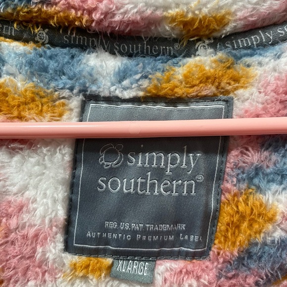 Half (1/2) Button up Sherpa Simply Southern Aztec Pullover XL - Picture 2 of 6